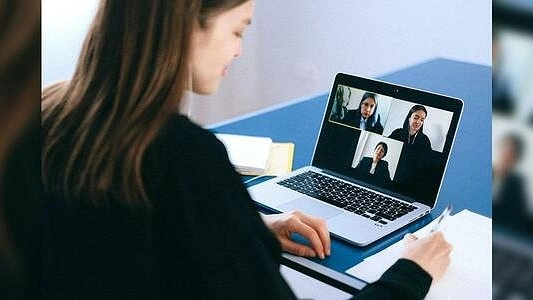 В школах Екатеринбурга запретили использовать Zoom и Skype