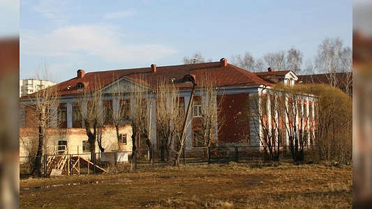 Главная картинка новости: В Екатеринбурге снесут заброшенную школу за 25 миллионов рублей
