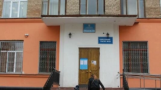 Главная картинка новости: Мэрия Екатеринбурга отправила всех школьников на каникулы