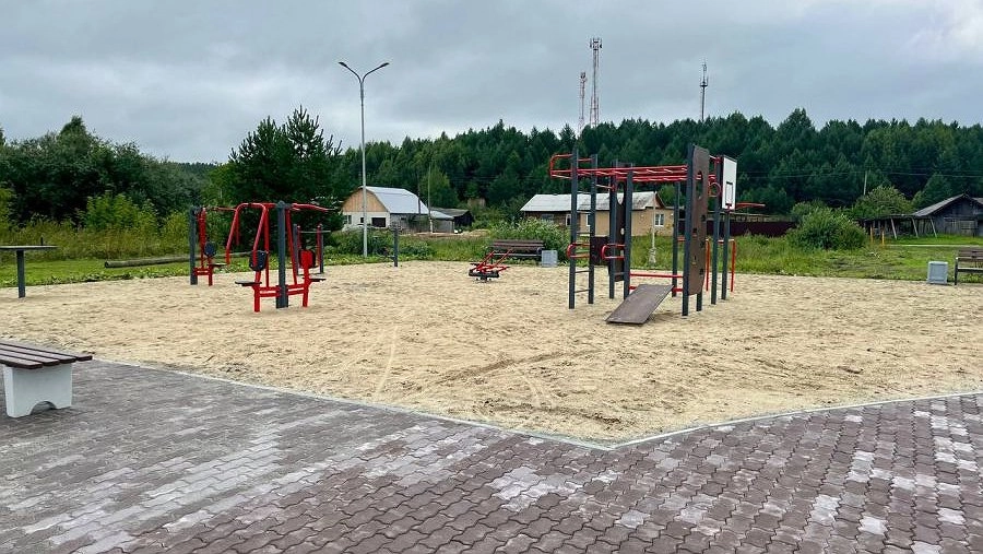 Главная картинка новости: Чтобы закрепить врачей и учителей на селе: Паслер выделил 100 млн рублей на жилье и инфраструктуру