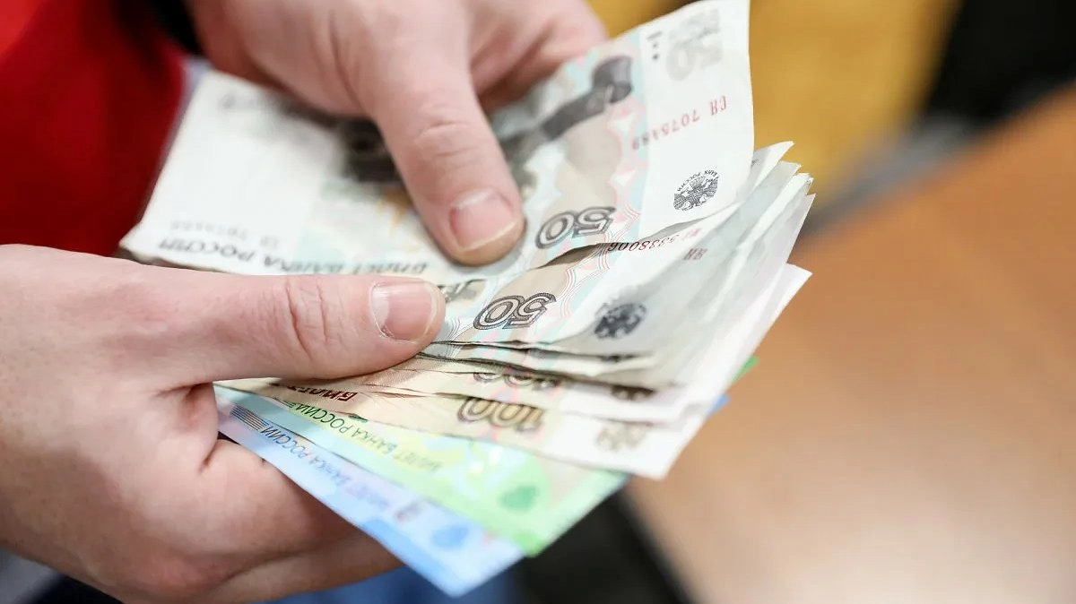 График ноябрьских выплат для уральцев: когда придут детские пособия и пенсии