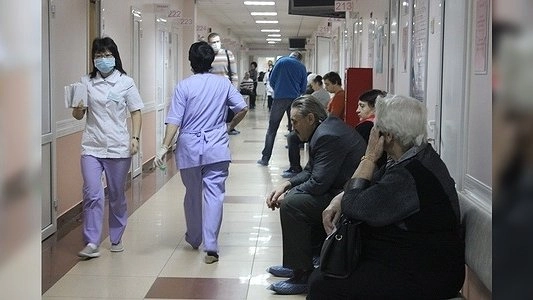 Главная картинка новости: Двое взрослых и два ребенка попали в больницу со свиным гриппом в Екатеринбурге