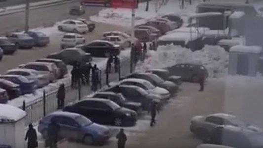 Главная картинка новости: Полицейские задержали трех участников массовой драки около ТЦ «Омега» в Екатеринбурге