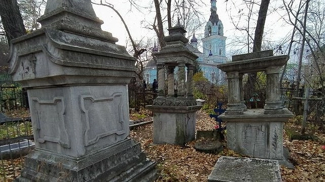 Живём как на костях: какие тайны хранят старые кладбища Екатеринбурга