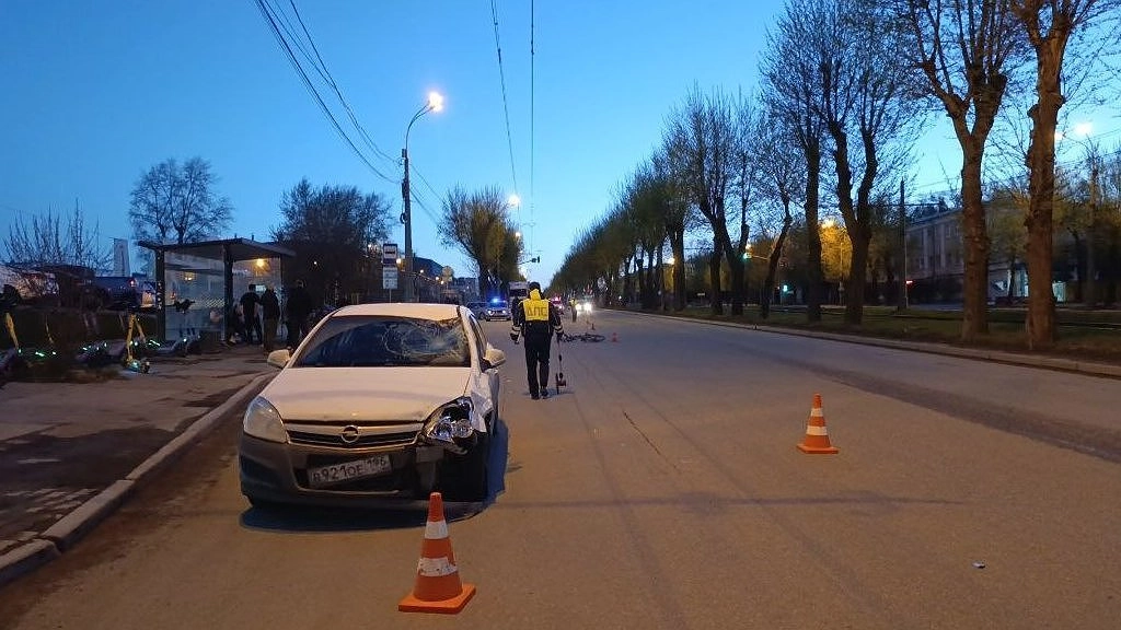 В Екатеринбурге велосипедист погиб под колёсами Opel