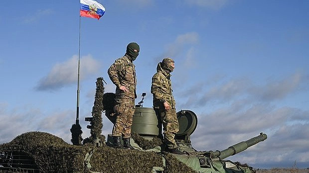 Главная картинка новости: «Свердловские есть?» Десантник из Новой Ляли спас двоих пленных срочников