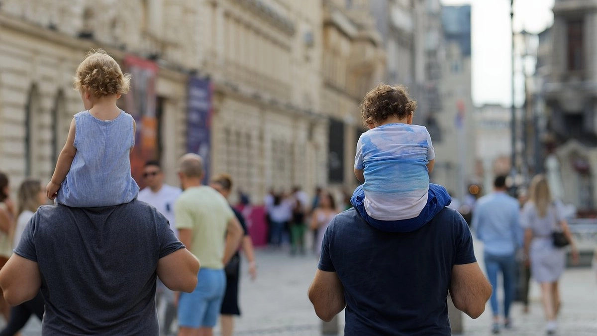 Куйвашев анонсировал новые выплаты для поддержки молодых семей в Свердловской области