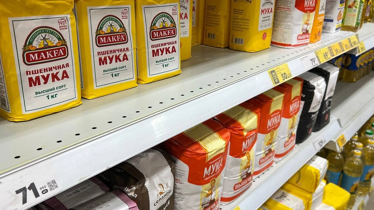 "Это не мука, а белая пыль": Роскачество назвало марки, которые провалили проверку