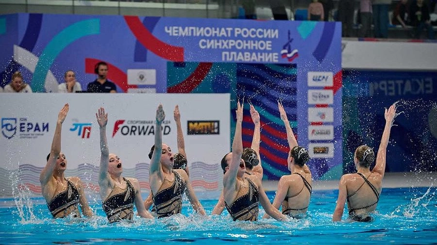Более 300 спортсменов Урала поборются за победу в чемпионате по синхронному плаванию: подробности масштабного турнира