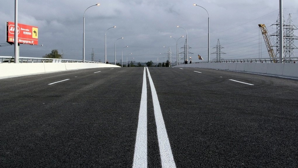 Разметка с пупырышками появится на дорогах Екатеринбурга. Зачем она нужна?