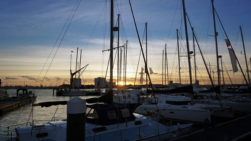 Прокуратура требует снести причалы яхт-клуба «Коматек» в Екатеринбурге