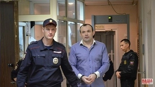 В Екатеринбурге судят Ришада Гаджиева, который расстрелял ученых -22 июня 2015