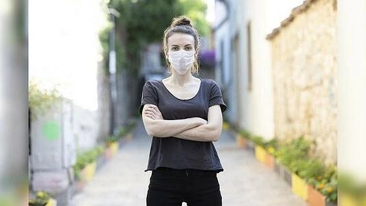 Еще один уралец умер от коронавируса, заразились 235 человек