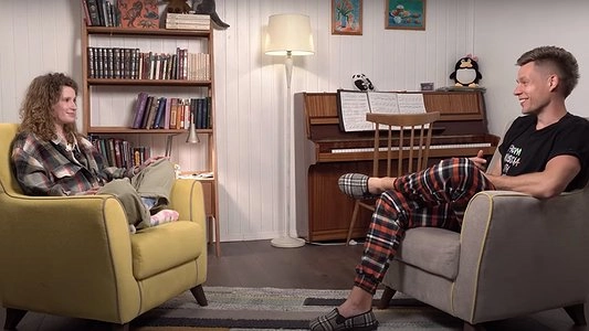 Главная картинка новости: Уральская певица Монеточка дала интервью Юрию Дудю