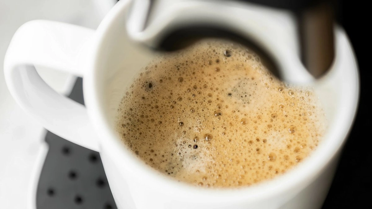 Утренний кофе с маслом: напиток, который бьет рекорды по популярности в 2025 году