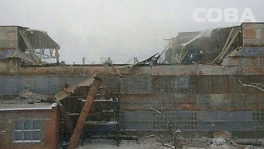 Четыре человека погибли при обрушении крыши на заводе имени Калинина в Екатеринбурге