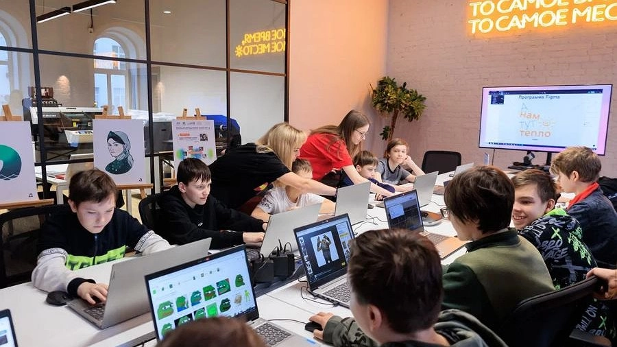 В екатеринбургской «Домне» открылась лаборатория дизайна: помогут выпустить мерч и лимитированные коллекции