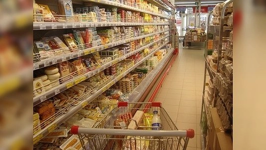 Фальшивая тушенка, «плохое» молоко и свекла с пестицидами: какие продукты не стоит покупать в Свердловской области