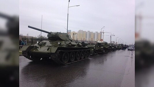 Парад Победы в Верхней Пышме - старая военная техника пройдет по улицам города 9 мая 2015 года фото и видео