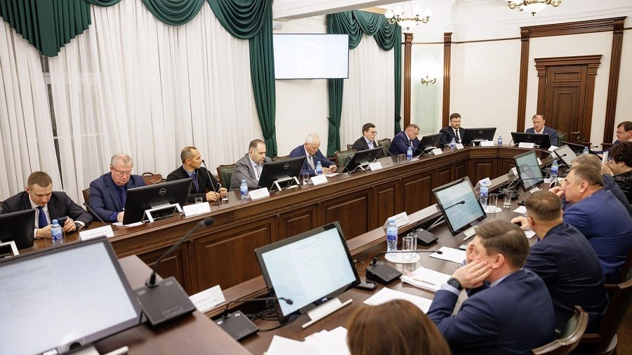 Орлов обсудил с бизнесом будущее киосков и ларьков в Екатеринбурге: что решили