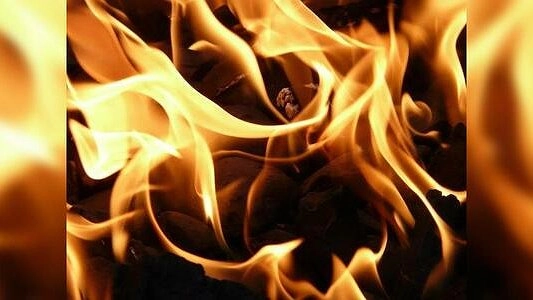 Главная картинка новости: На Урале при пожаре погибли мужчина и подросток