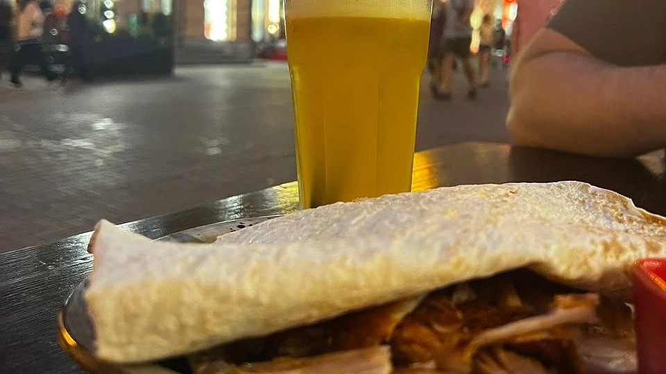 За это вас будут презирать: застольная привычка, выдающая низкий интеллект