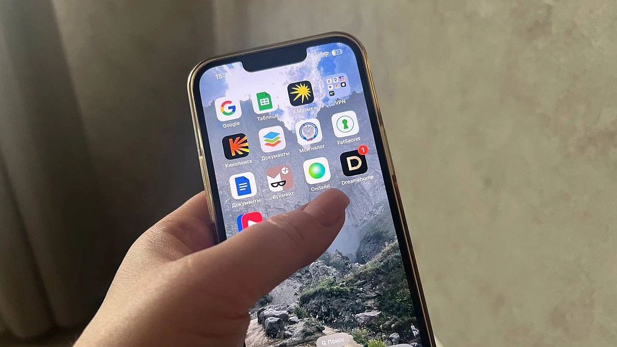 С сегодняшнего дня никаких переводов с карты на карту: банки вводят новые правила для россиян