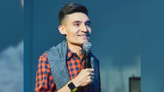 "Стали поступать угрозы": медиаменеджер Е1 обратился в полицию после акции в сквере у Театра драмы