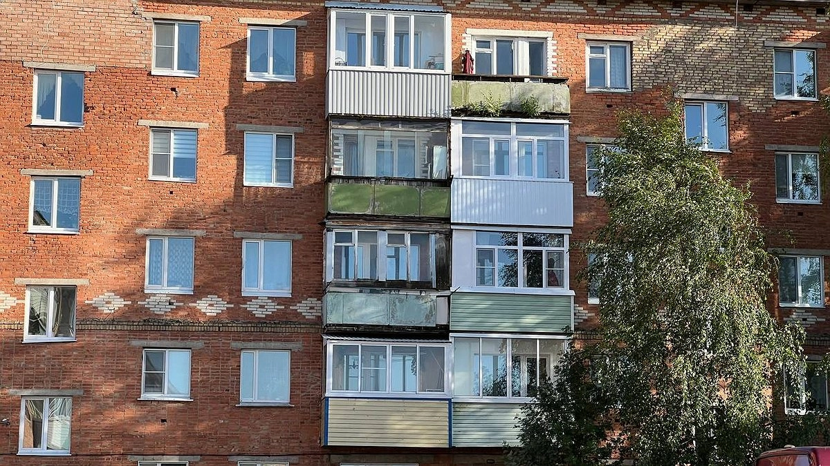 Главная картинка новости: Пластиковые окна потребуют менять на деревянные – жёсткая норма ЖКХ для собственников