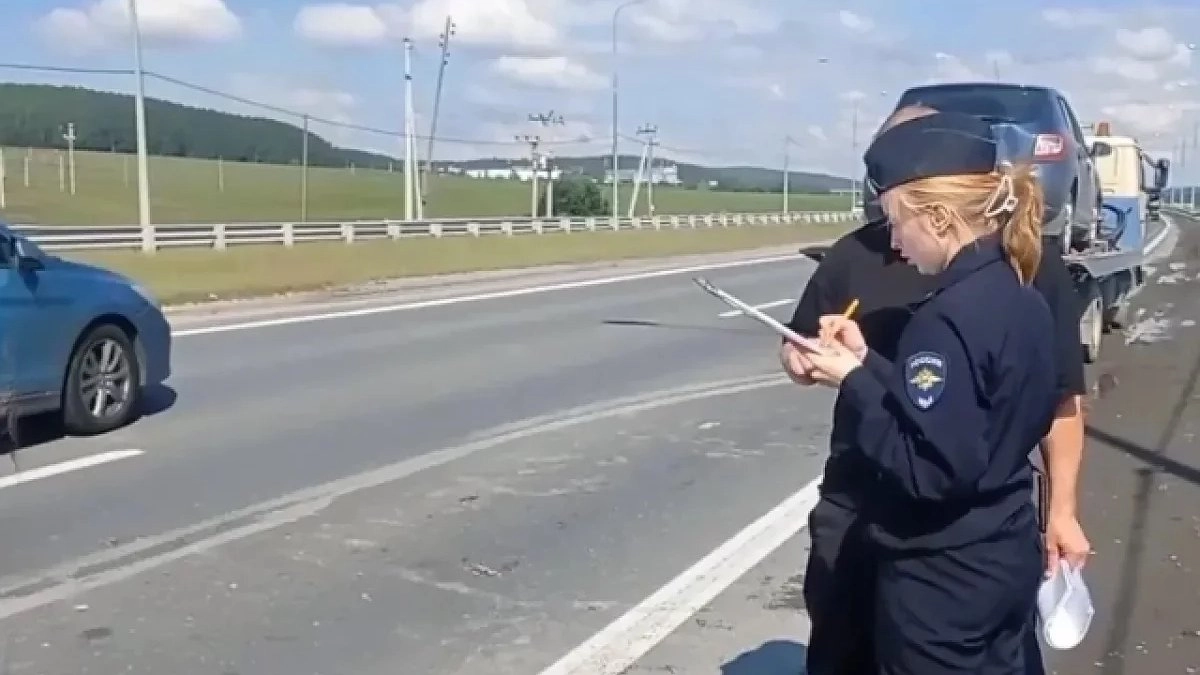 Смертельное ДТП в Сысертском районе 13 июня: водитель Renault Sandero насмерть сбила велосипедиста на трассе М-5 «Урал»