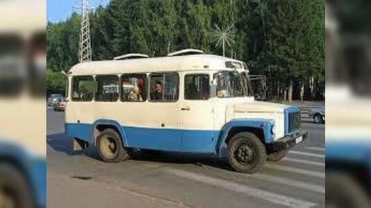 Главная картинка новости: В Екатеринбурге автобус № 33 будет катать горожан по Уралмашу с экскурсией 10, 17 и 24 октября - 28 сентября 2015