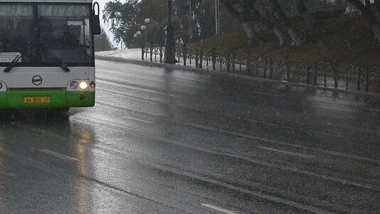 Пассажирский автобус улетел в кювет на Урале: есть пострадавшие