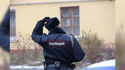 На Урале голый мужчина ворвался в чужой дом и заставил двух женщин выпрыгнуть с балкона