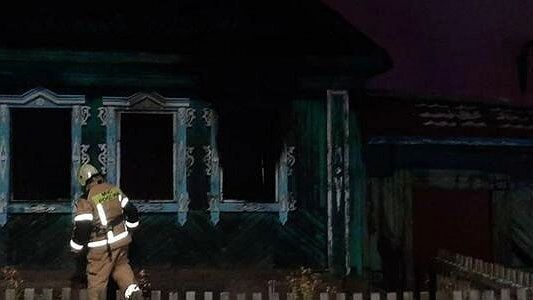 Под Екатеринбургом сгорел деревянный дом. Погибли два ребенка