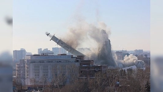 Ушла эпоха: видео сноса телебашни в Екатеринбурге