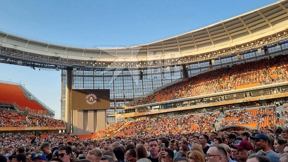 Собрал толпу и взорвал сцену: как прошёл концерт «Ленинграда» в Екатеринбурге