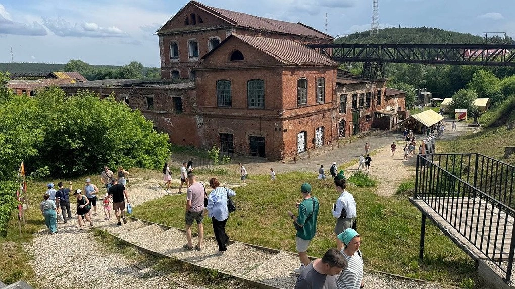 Больше тысячи человек открыли сезон «Лета на заводе» в Сысерти