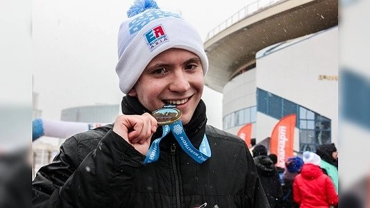 Слабакам тут не место: корреспондент НАШЕЙ покорил зимний полумарафон в Екатеринбурге