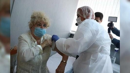 В Екатеринбурге впервые начнут массово прививать от коронавируса «на дому»