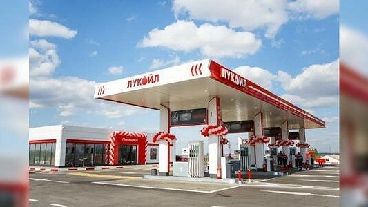 210 тысяч рублей за 10 литров: «Лукойл» должен екатеринбурженке за то, что ей налили дизель вместо бензина