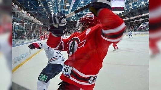 Главная картинка новости: «Автомобилист» по буллитам проиграл «Металлургу» - фото 20 января 2015 года