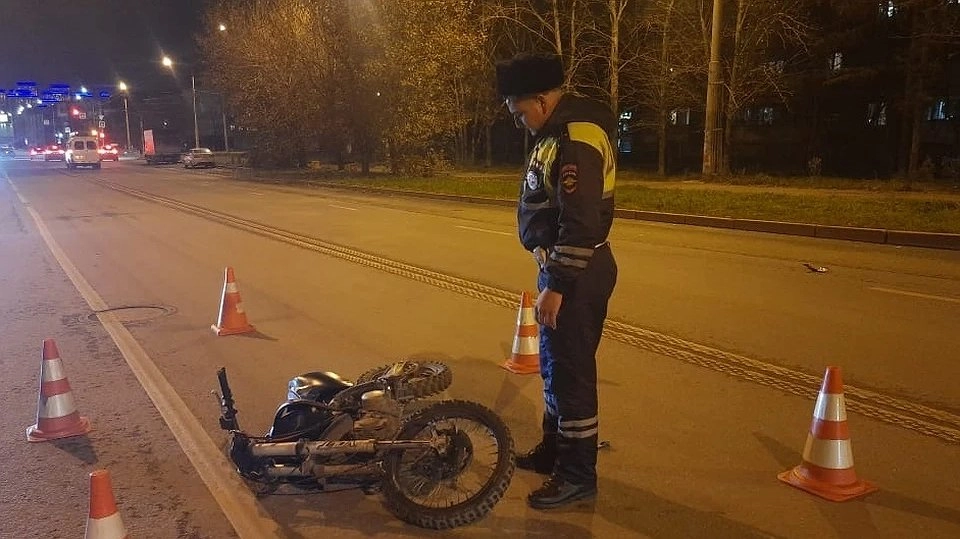 15-летний водитель питбайка пострадал в ДТП с Nissan в Екатеринбурге: подростка госпитализировали