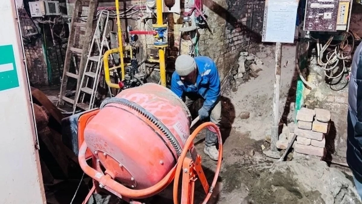 Замёрзший город: жителям Кушвы пообещали тепло только через сутки. Люди ночуют в отапливаемых палатках МЧС