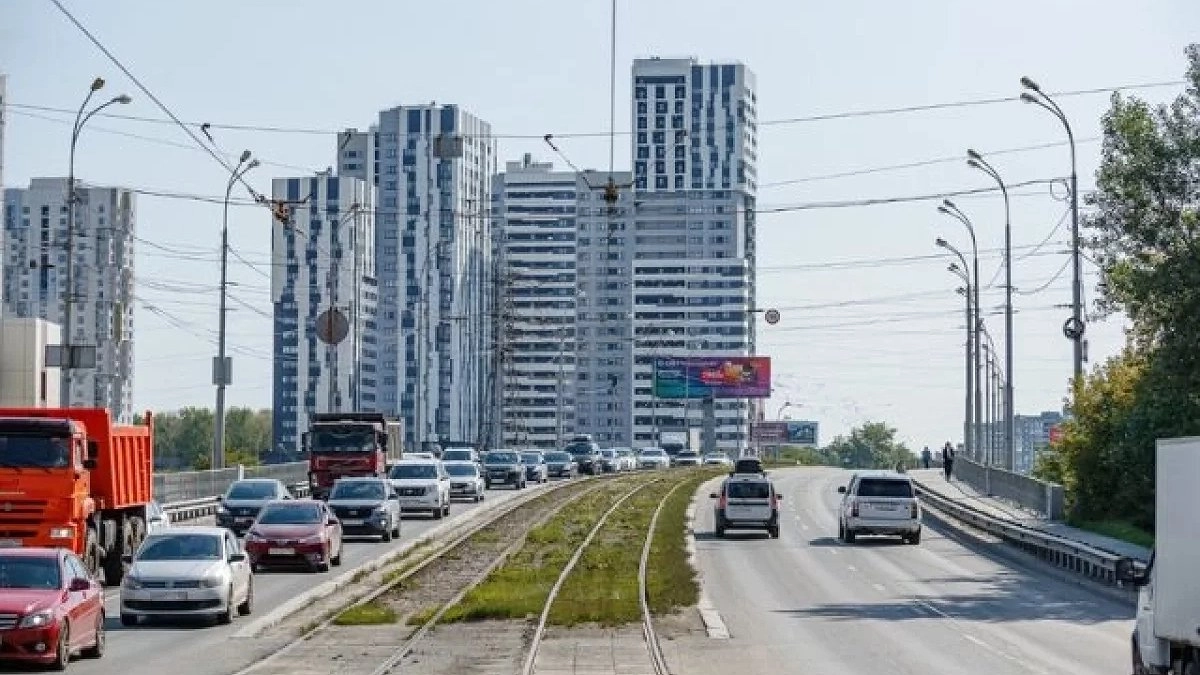 Малышевский мост открывают на два месяца раньше: движение запустят 29 июня