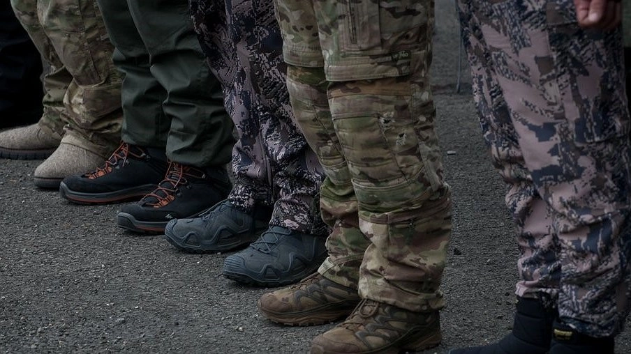 Возвращение домой: Среди освобожденных из украинского плена – житель Свердловской области