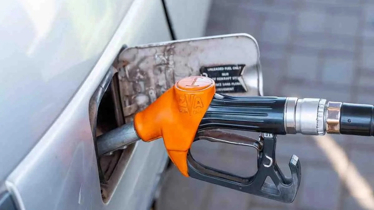 Российский бензин станет другим. Главное, что это значит для вашего двигателя