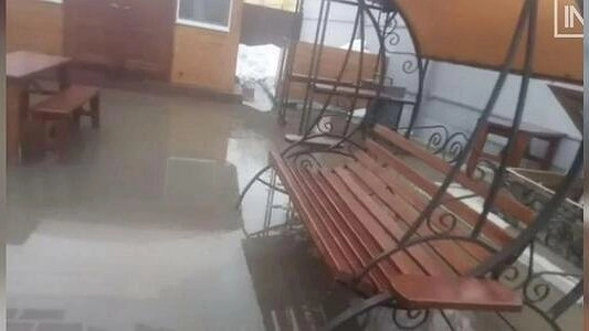 В Екатеринбурге отремонтировали прорыв трубы в Пионерском