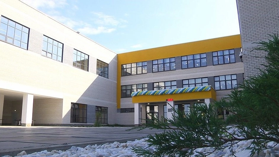 7 больниц и 15 школ построят в Свердловской области в этом году