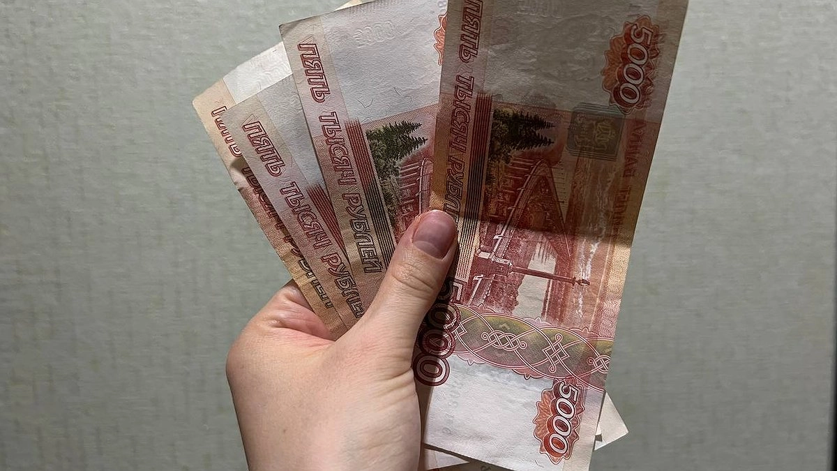 Финансисты рекомендуют держать дома наличные: с чем это связано