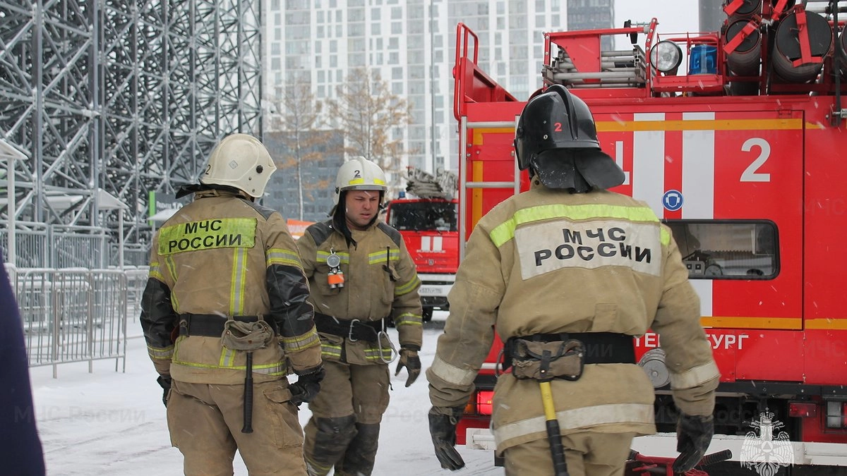 Тлеющие выходные: сводка МЧС по пожарам в Свердловской области за сутки